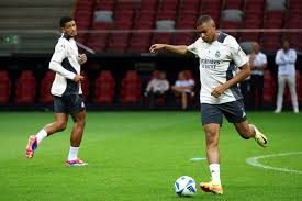 楚阿梅尼:能和魔笛共处是种荣幸;很高兴姆巴佩能回归.